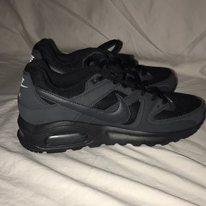 New black Nike Airmax tennis shoes. 6.5 youth size